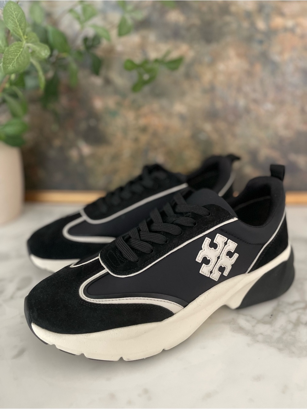 New Tory Burch Good Luck Sneakers Leather Suede Trainers Black & White Size 9.5 - Picture 2 of 10